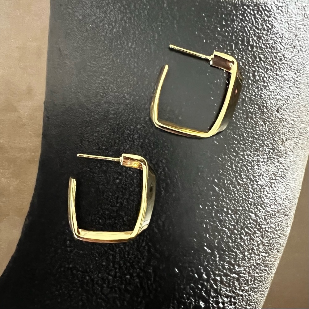 🎁 Square Gold-Plated Hoops - Picture 2 of 2